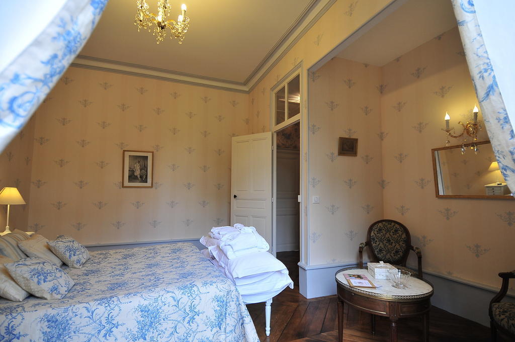 La Demeure D'Aglae Bed & Breakfast Villeneuve-sur-Allier Phòng bức ảnh