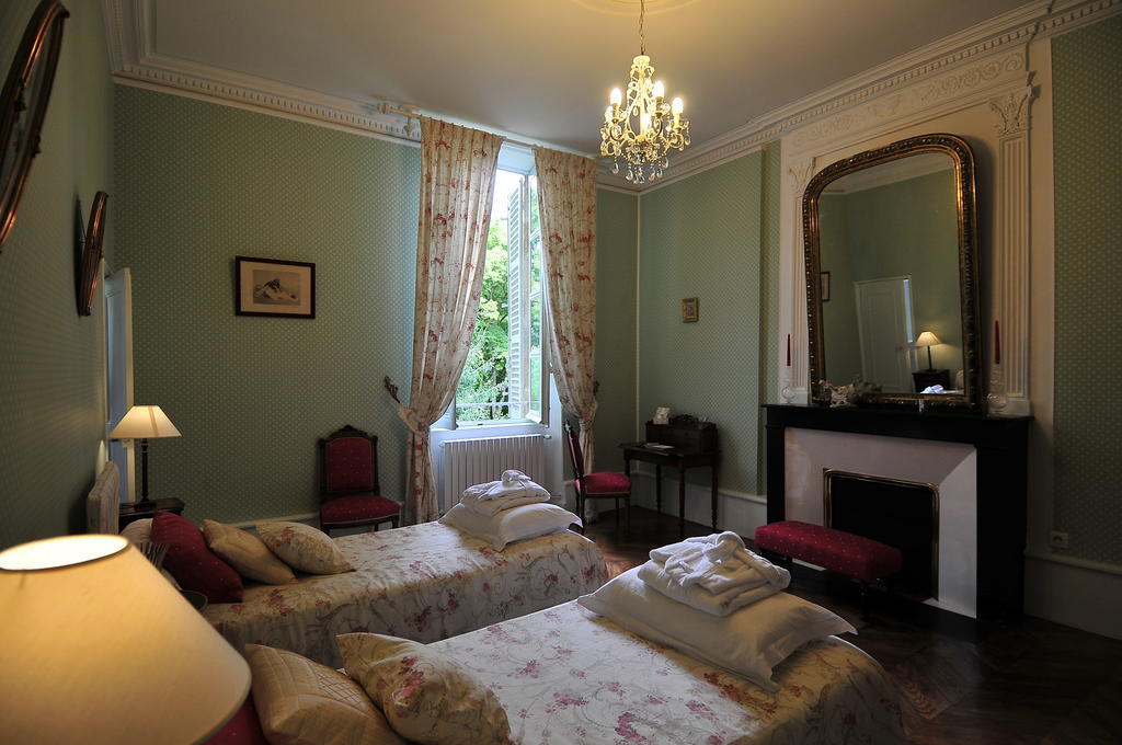 La Demeure D'Aglae Bed & Breakfast Villeneuve-sur-Allier Phòng bức ảnh