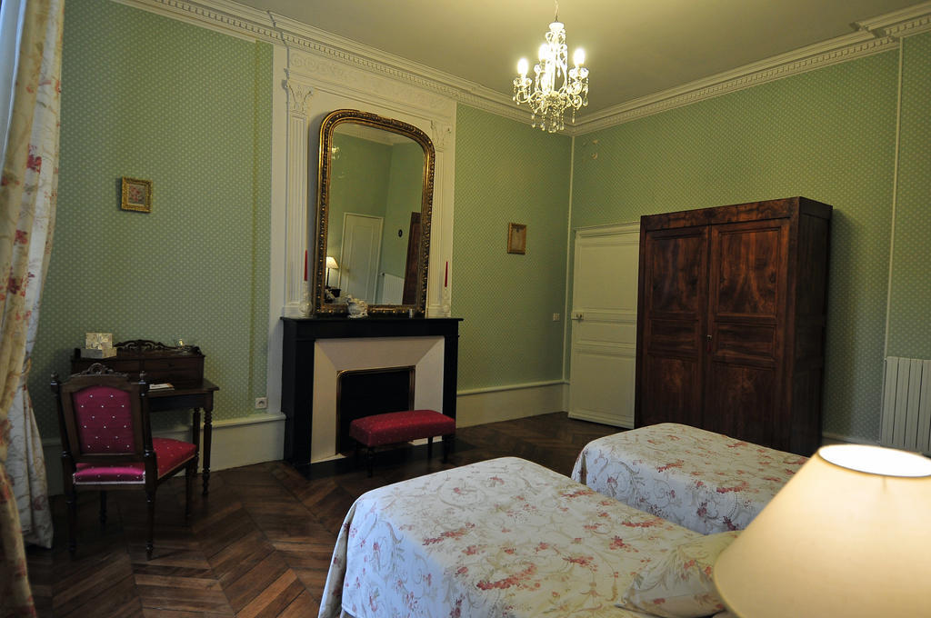 La Demeure D'Aglae Bed & Breakfast Villeneuve-sur-Allier Phòng bức ảnh