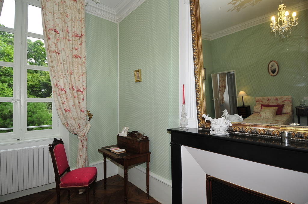 La Demeure D'Aglae Bed & Breakfast Villeneuve-sur-Allier Phòng bức ảnh