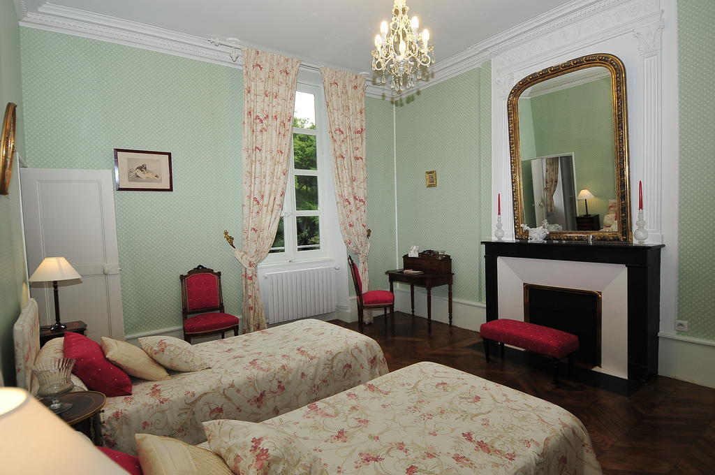 La Demeure D'Aglae Bed & Breakfast Villeneuve-sur-Allier Phòng bức ảnh